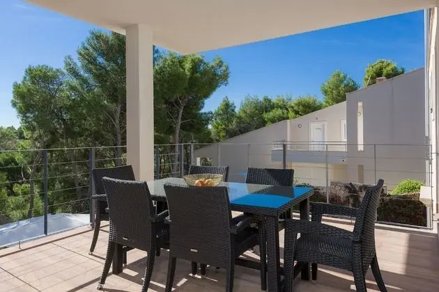 Apartment(First Floor), 2 bedrooms, Balcony, Seaview