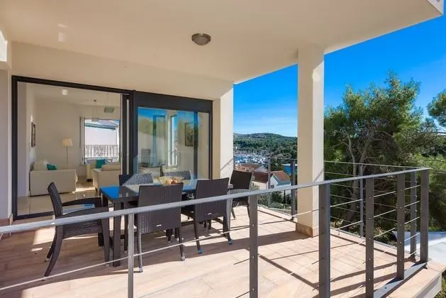 Apartment(First Floor), 2 bedrooms, Balcony, Seaview