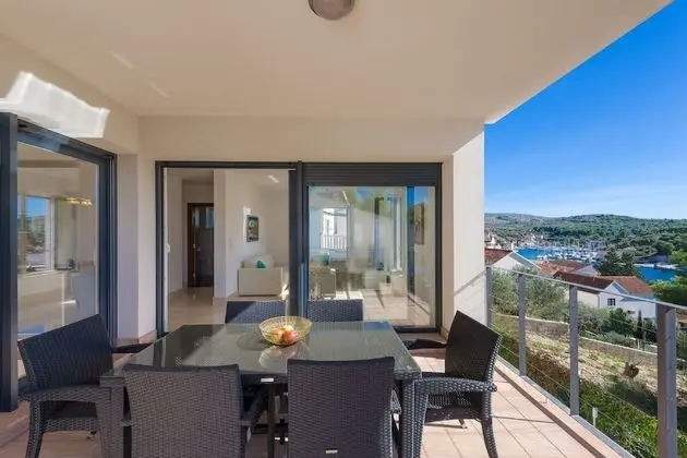 Apartment(First Floor), 2 bedrooms, Balcony, Seaview