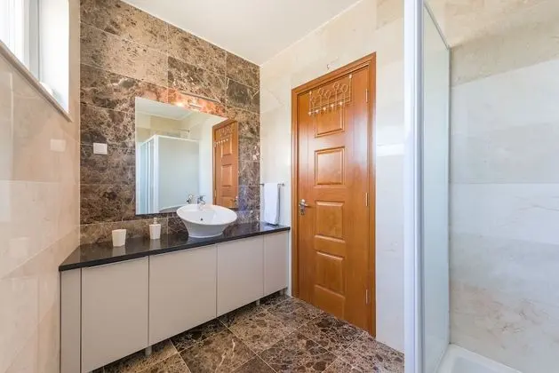 Apartment(First Floor), 2 bedrooms, Balcony, Seaview