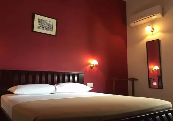 Tek Büyük Yataklı Oda, Ortak Banyo