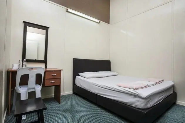 Tek Büyük Yataklı Oda, Ortak Banyo