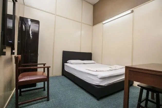 Tek Büyük Yataklı Oda, Ortak Banyo