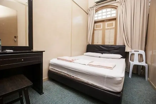 Tek Büyük Yataklı Oda, Ortak Banyo