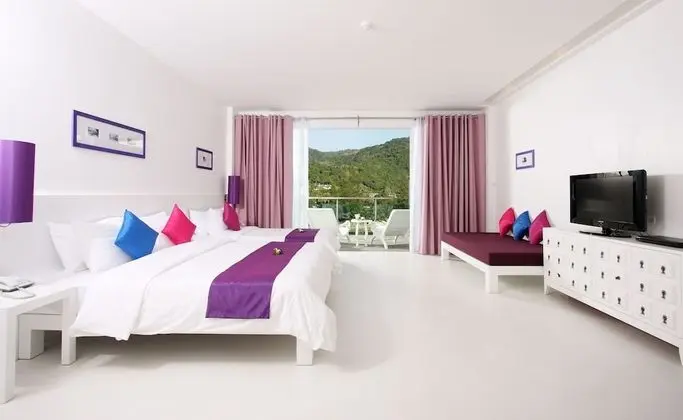 Deluxe Oda, Küvet, Havuz Manzaralı