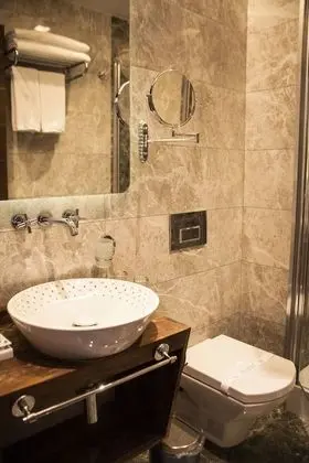 Standard Tek Büyük veya İki Ayrı Yataklı Oda