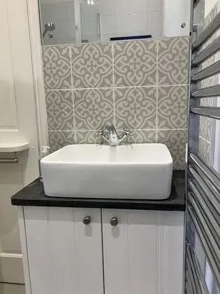 Büyük Yataklı Tek Kişilik Oda