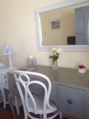 Büyük Yataklı Tek Kişilik Oda