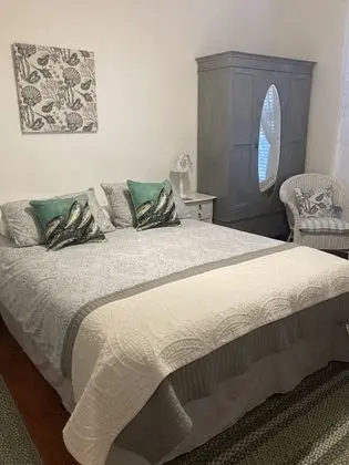 Büyük Yataklı Tek Kişilik Oda