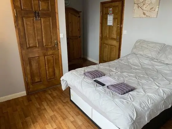 Basic Tek Büyük Yataklı Oda