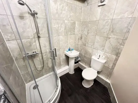 Basic Tek Büyük Yataklı Oda