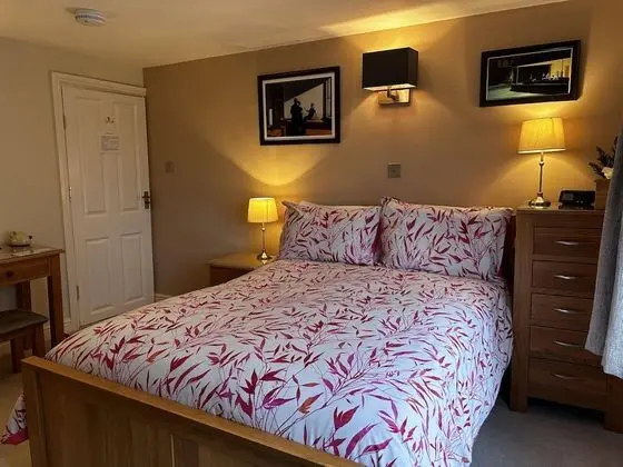 Double room-Superior-Ensuite with Shower-Garden View-Room 2