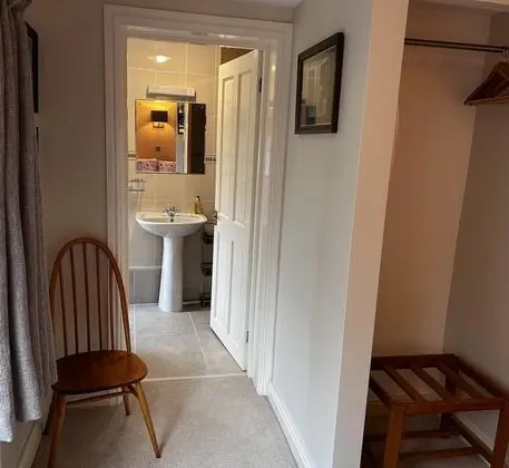 Double room-Superior-Ensuite with Shower-Garden View-Room 2