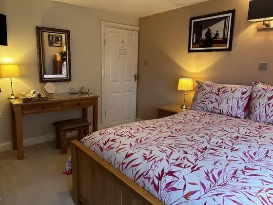 Double room-Superior-Ensuite with Shower-Garden View-Room 2