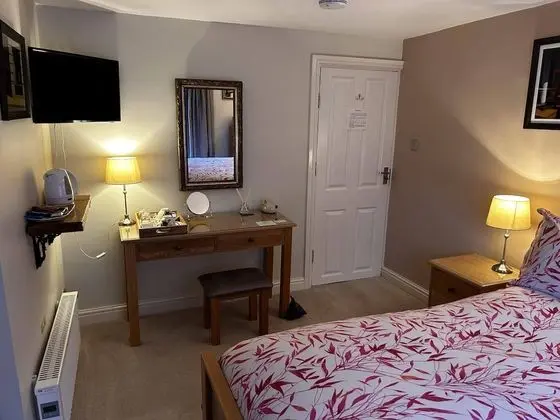 Double room-Superior-Ensuite with Shower-Garden View-Room 2