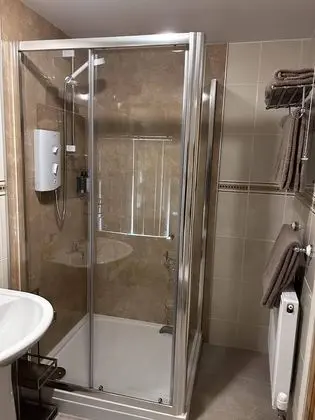 Double room-Superior-Ensuite with Shower-Garden View-Room 2