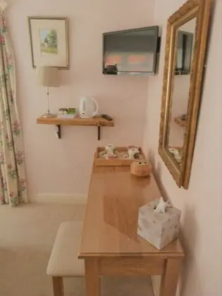 Double room-Superior-Ensuite with Shower-Garden View-Room 2