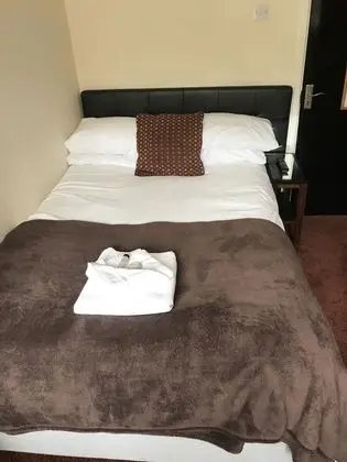 Büyük Yataklı Tek Kişilik Oda