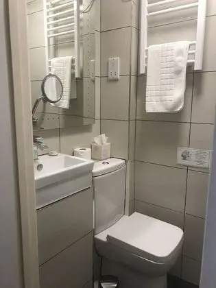 Büyük Yataklı Tek Kişilik Oda