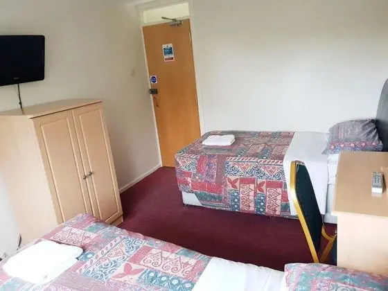 Basic İki Ayrı Yataklı Oda, 2 Tek Kişilik Yatak (Shared Bathroom)