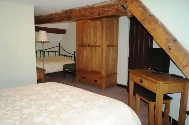 Standard Tek Büyük Yataklı Oda (Attic Room)