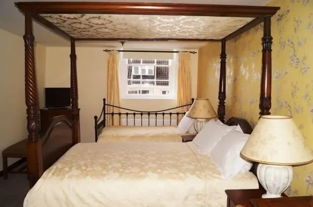 Standard Tek Büyük Yataklı Oda (Four Poster)