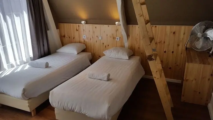 Standard Üç Kişilik Oda, 3 Tek Kişilik Yatak