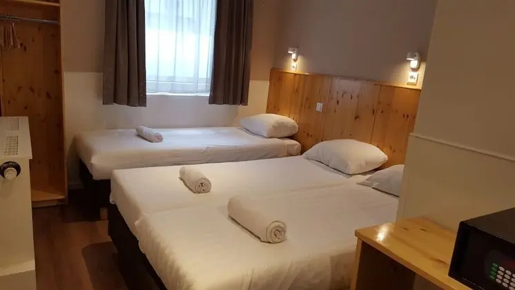 Standard Üç Kişilik Oda, 3 Tek Kişilik Yatak
