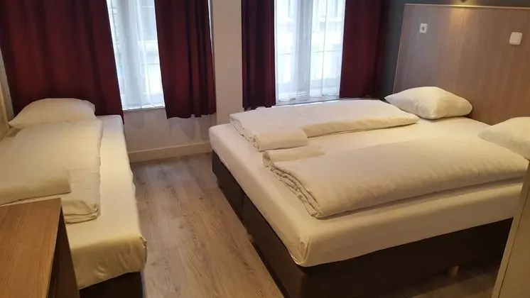 Standard Üç Kişilik Oda, 3 Tek Kişilik Yatak