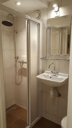 Standard Üç Kişilik Oda, 3 Tek Kişilik Yatak