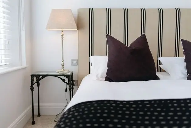 Luxury Tek Büyük Yataklı Oda
