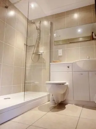 İki Ayrı Yataklı Oda, Banyolu/Duşlu