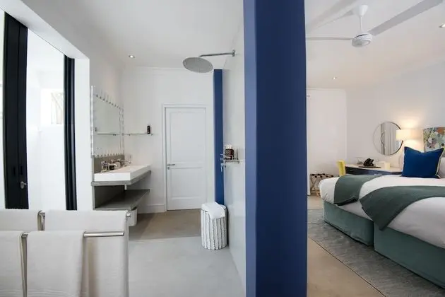 Luxury Süit, Havuz Kenarı