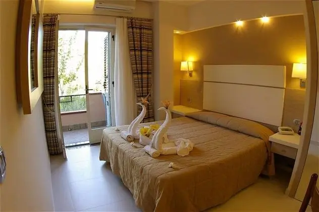 Luxury Oda, 1 Büyük (Queen) Boy Yatak