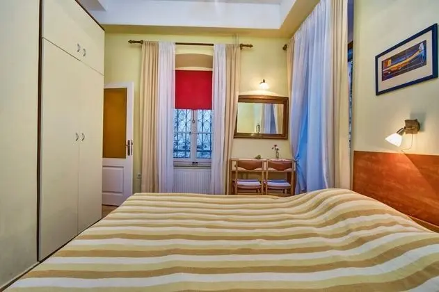 Apart Daire (Old Sailor's House - 70m from sea - A)