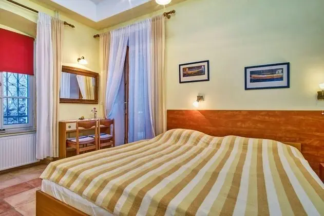 Apart Daire (Old Sailor's House - 70m from sea - A)