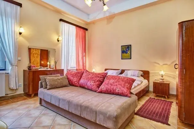 Apart Daire (Old Sailor's House - 70m from sea - A)