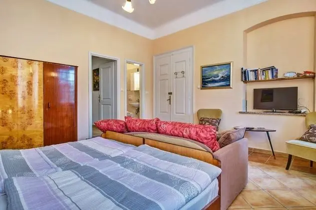 Apart Daire (Old Sailor's House - 70m from sea - A)