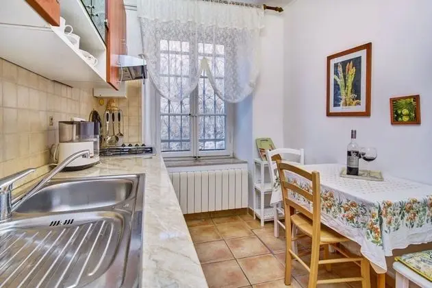 Apart Daire (Old Sailor's House - 70m from sea - A)