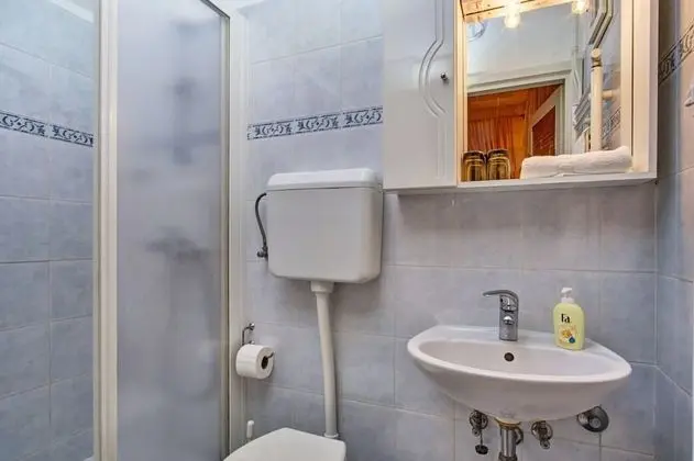 Apart Daire (Old Sailor's House - 70m from sea - A)