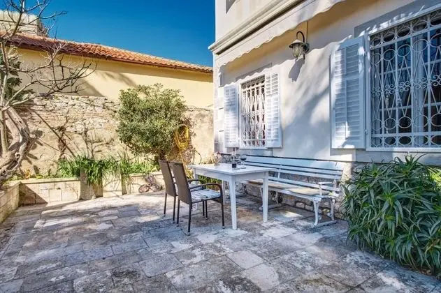Apart Daire (Old Sailor's House - 70m from sea - A)