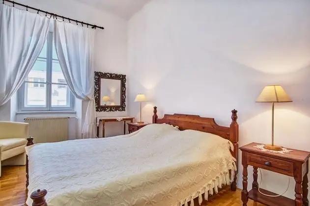 Apart Daire (Old Sailor's House - 70m from sea - A)