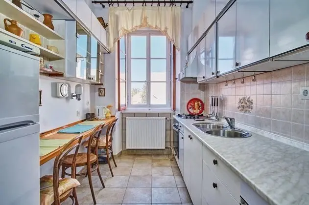 Apart Daire (Old Sailor's House - 70m from sea - A)