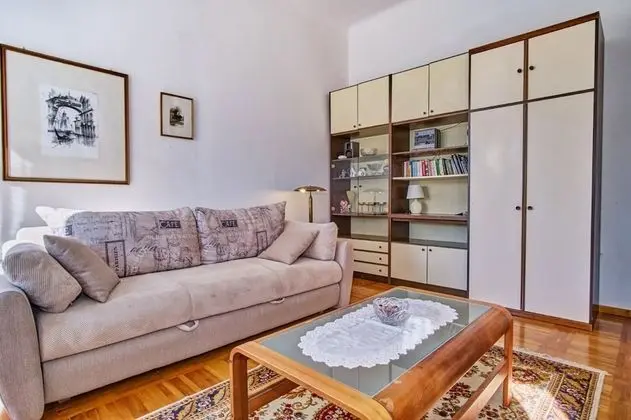 Apart Daire (Old Sailor's House - 70m from sea - A)