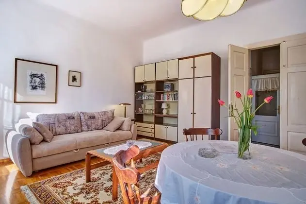 Apart Daire (Old Sailor's House - 70m from sea - A)