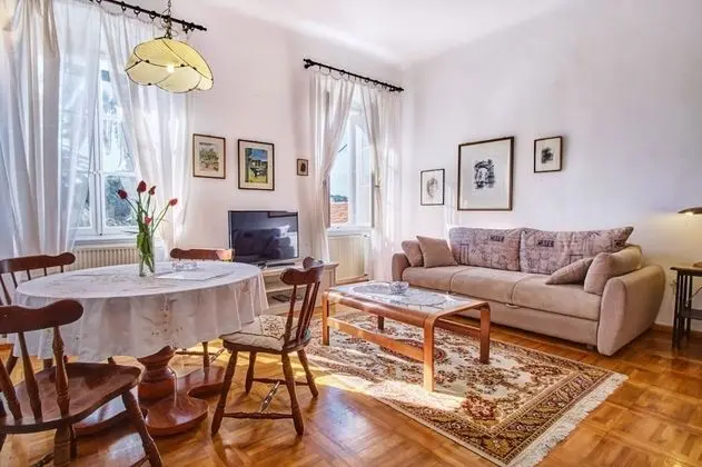 Apart Daire (Old Sailor's House - 70m from sea - A)
