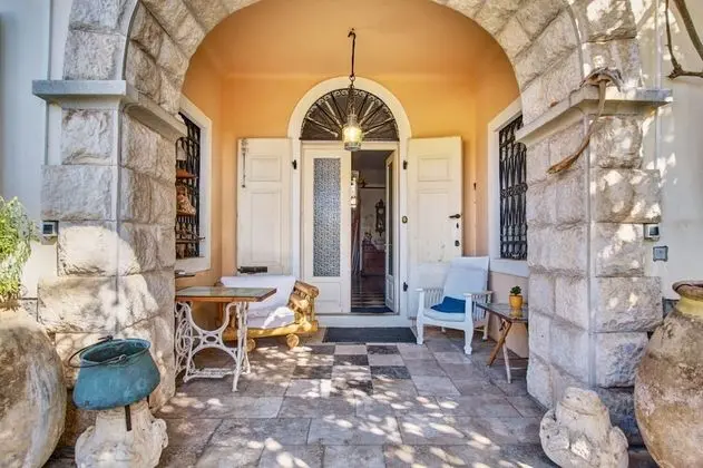 Apart Daire (Old Sailor's House - 70m from sea - A)