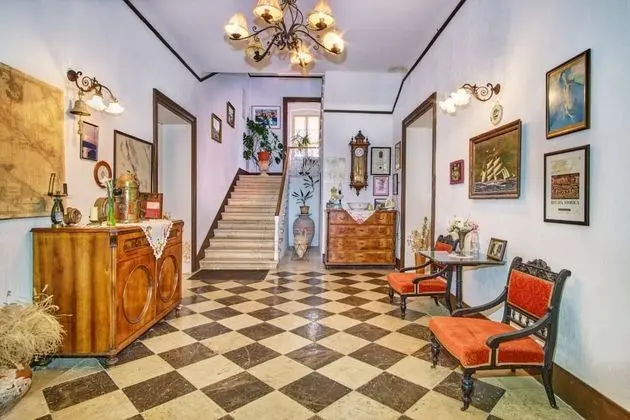 Apart Daire (Old Sailor's House - 70m from sea - A)