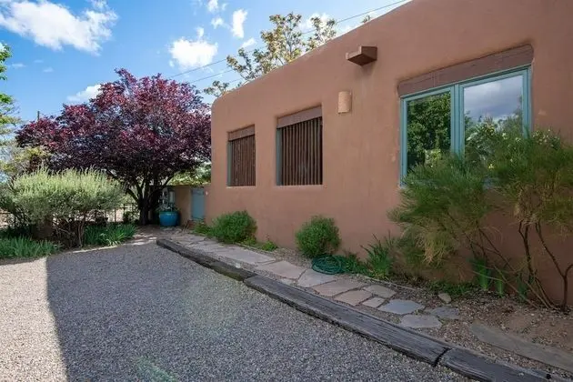 Ev (Old Santa Fe Trail - Walk Everywhere,)