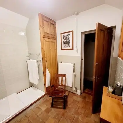 Tek Büyük Yataklı Oda, Banyolu/Duşlu